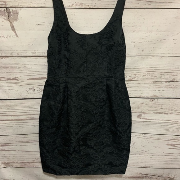 NWT Ann Taylor Sheath Floral Embroidered Dress - Picture 2 of 7